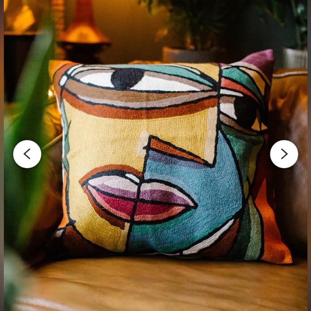 Artistic Face Design Accent Pillow cover